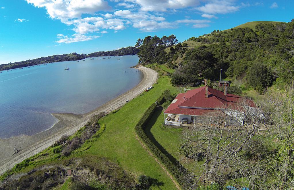 Oakura Bay Villa - Stay Waiheke Te Whau Bay Eksteriør bilde