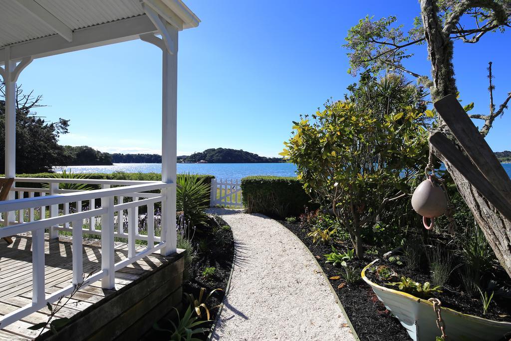Oakura Bay Villa - Stay Waiheke Te Whau Bay Eksteriør bilde